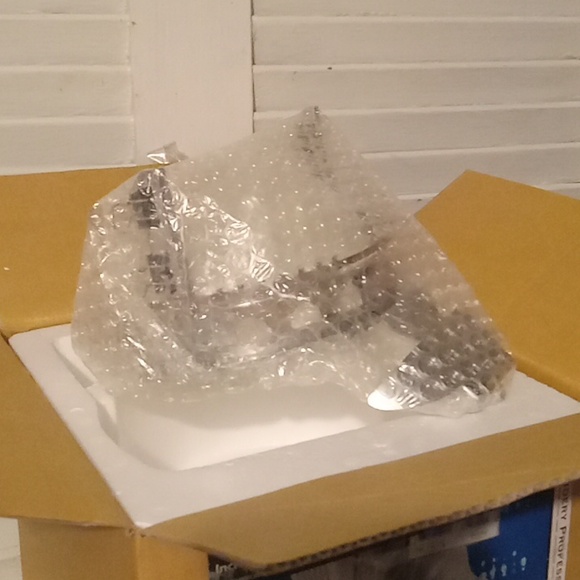 NIB☆ Cap Frame - Picture 3 of 4